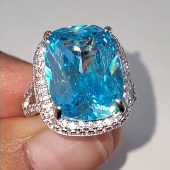 Watch Video / Sterling Silver 925 Cushion Cut Blue Topaz Halo Ring